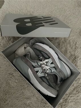 New Balance Light Gray Shoe Box with Label